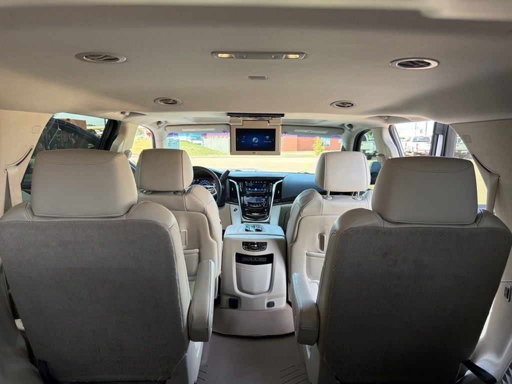 2018 Cadillac Escalade Luxury 4WD | 7 Passenger
