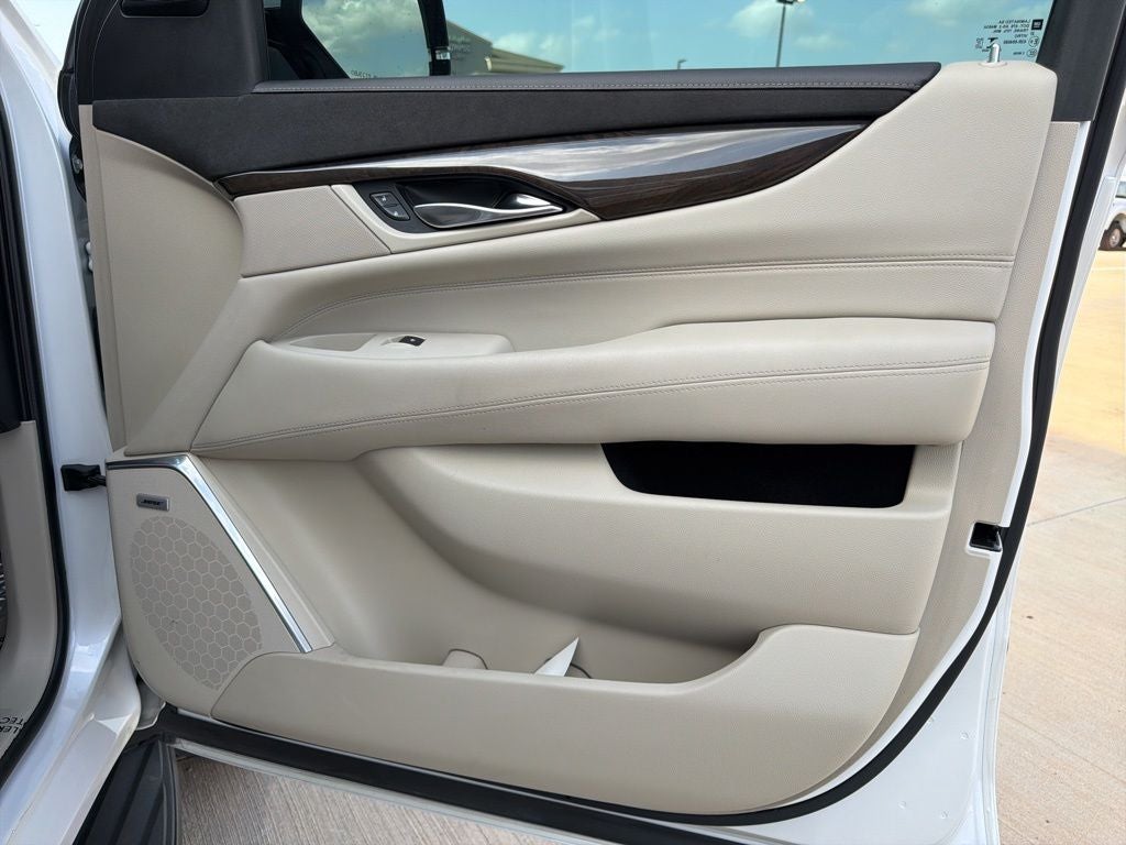 2018 Cadillac Escalade Luxury 4WD | 7 Passenger