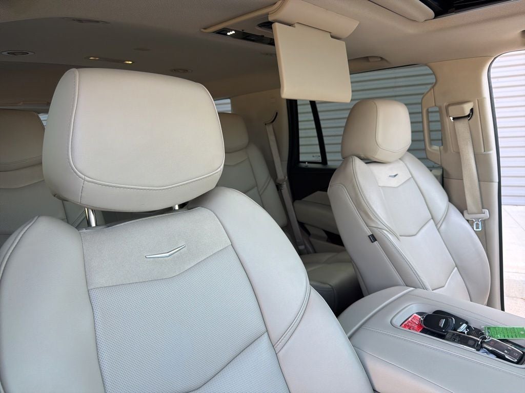 2018 Cadillac Escalade Luxury 4WD | 7 Passenger