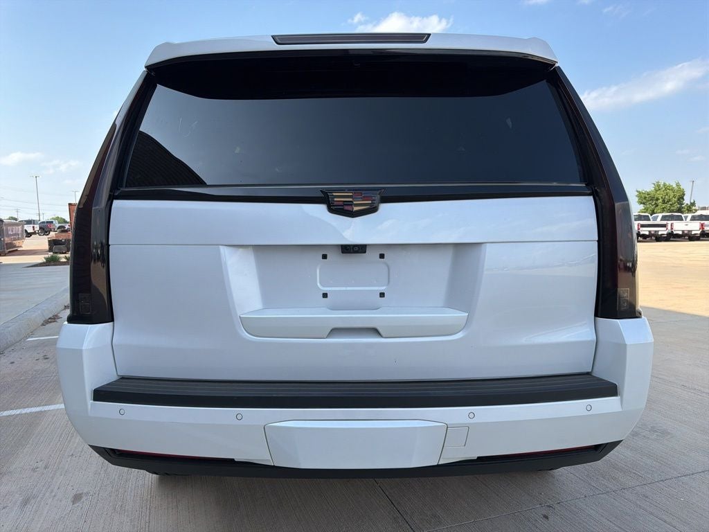 2018 Cadillac Escalade Luxury 4WD | 7 Passenger