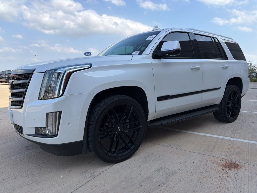 2018 Cadillac Escalade Luxury 4WD | 7 Passenger