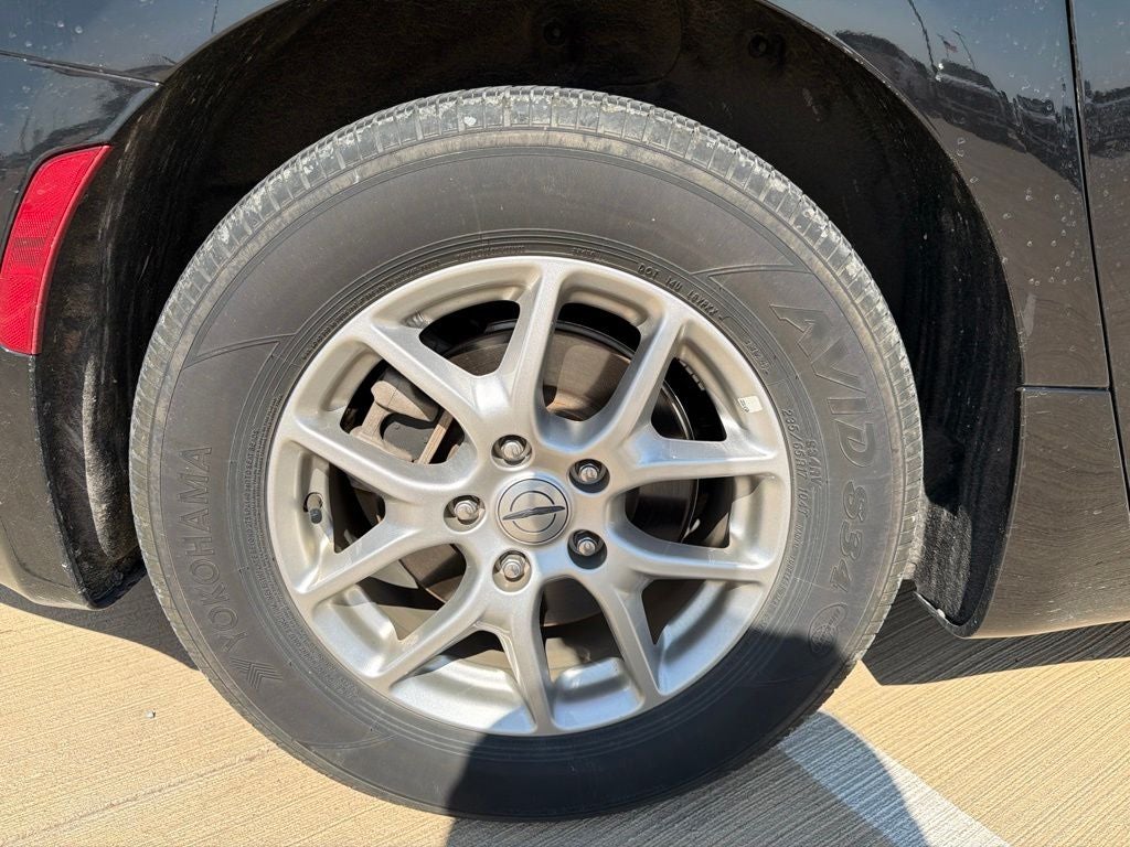 2025 Chrysler Pacifica Select