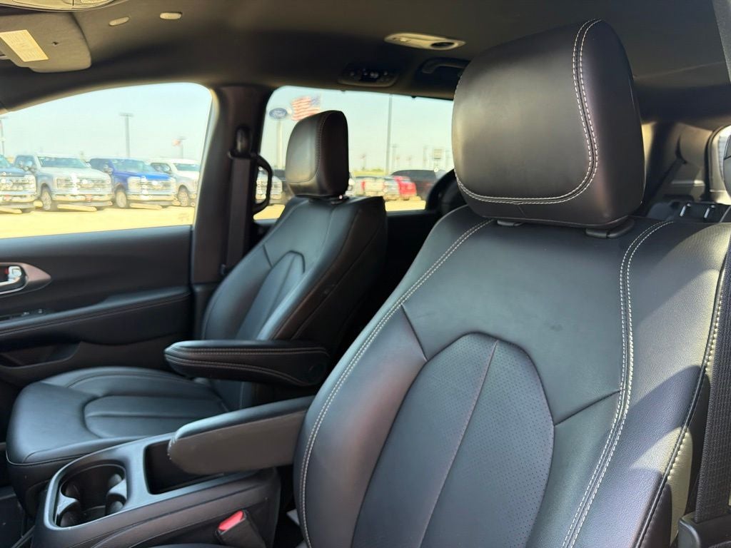 2025 Chrysler Pacifica Select 7 Passenger