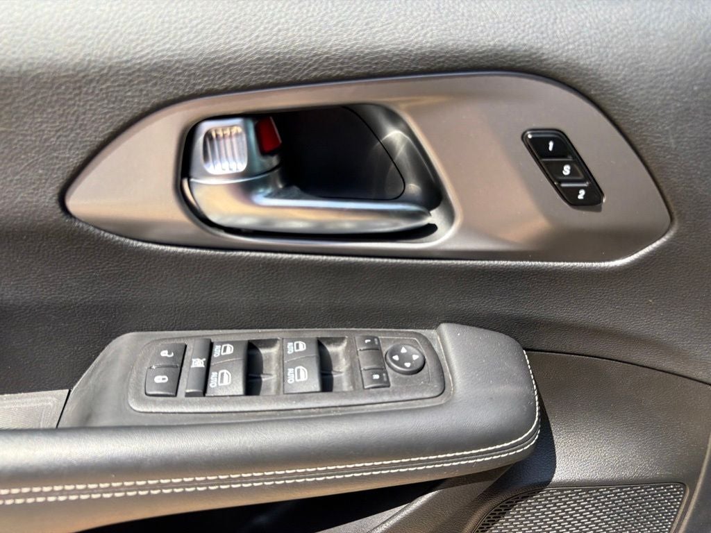 2025 Chrysler Pacifica Select 7 Passenger