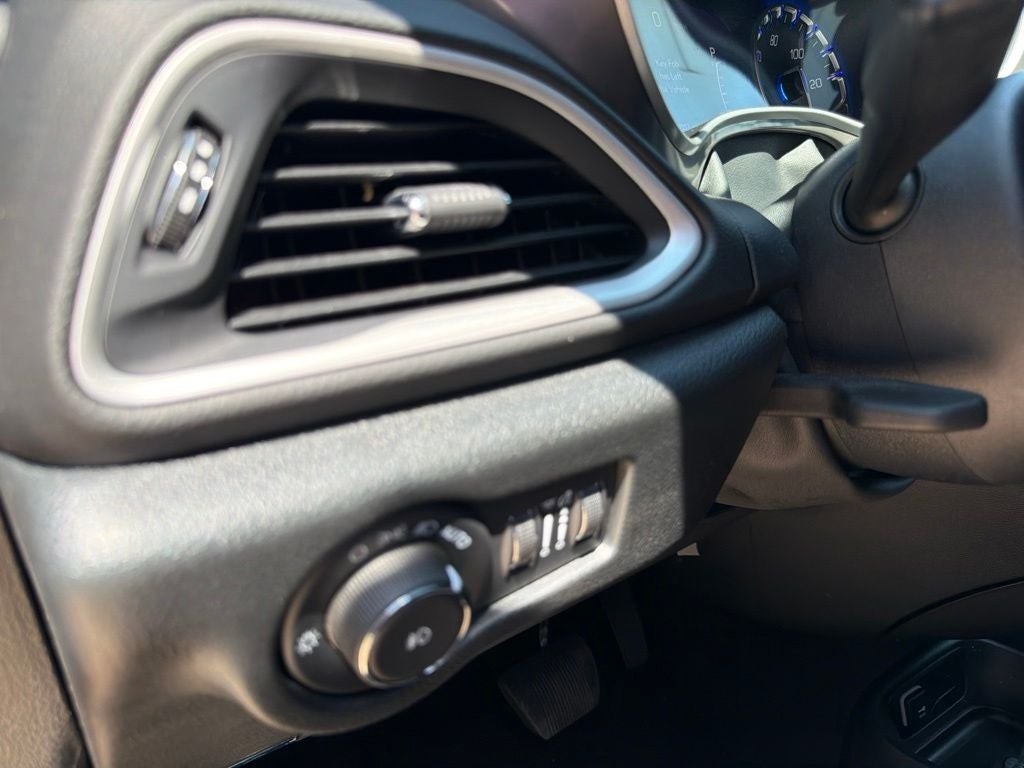 2025 Chrysler Pacifica Select 7 Passenger