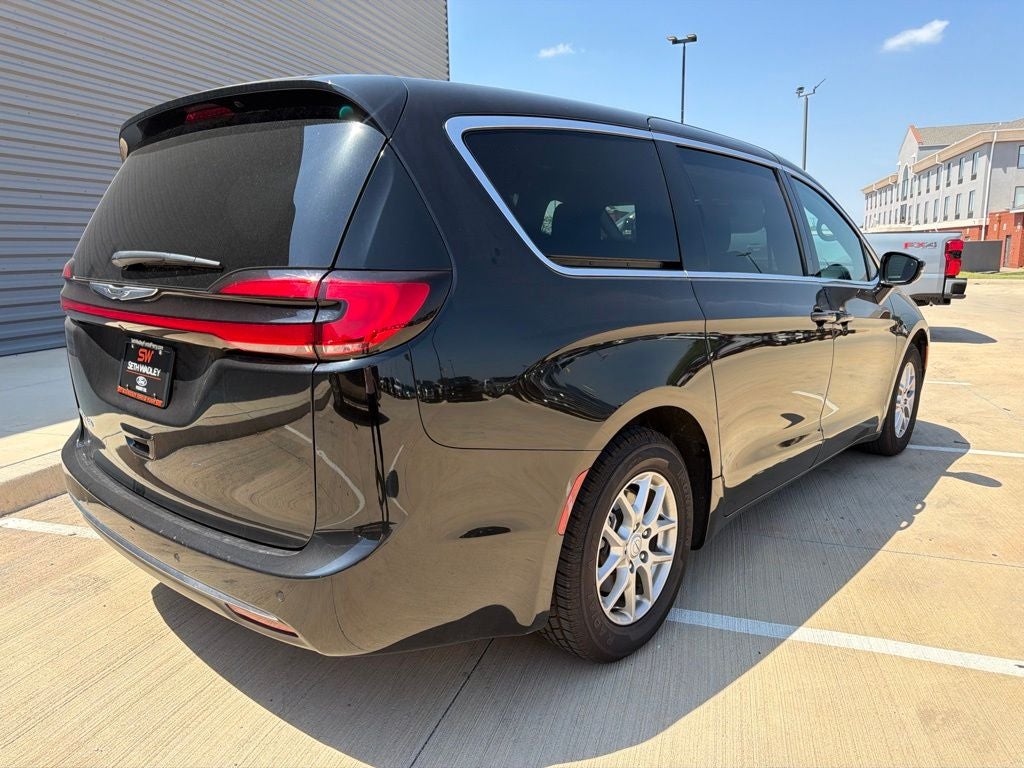 2025 Chrysler Pacifica Select 7 Passenger