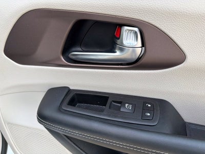 2024 Chrysler Voyager LX 7 Passenger