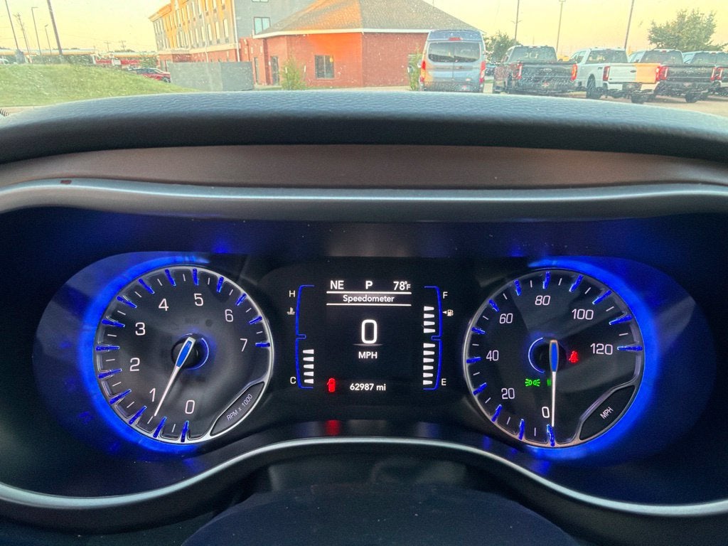 2024 Chrysler Voyager LX 7 Passenger