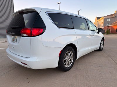 2024 Chrysler Voyager LX 7 Passenger