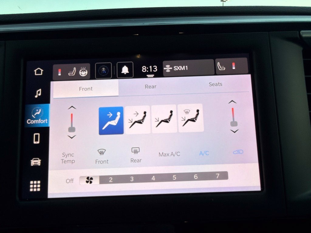 2024 Chrysler Voyager LX 7 Passenger