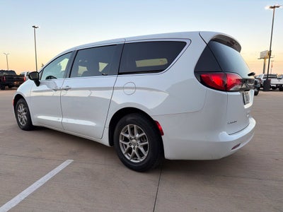 2024 Chrysler Voyager LX 7 Passenger