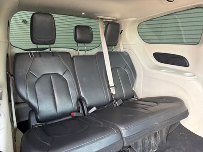 2022 Chrysler Pacifica Hybrid Touring L 7 Passenger