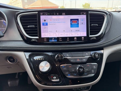 2022 Chrysler Pacifica Hybrid Touring L 7 Passenger