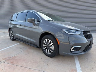 2022 Chrysler Pacifica Hybrid Touring L 7 Passenger