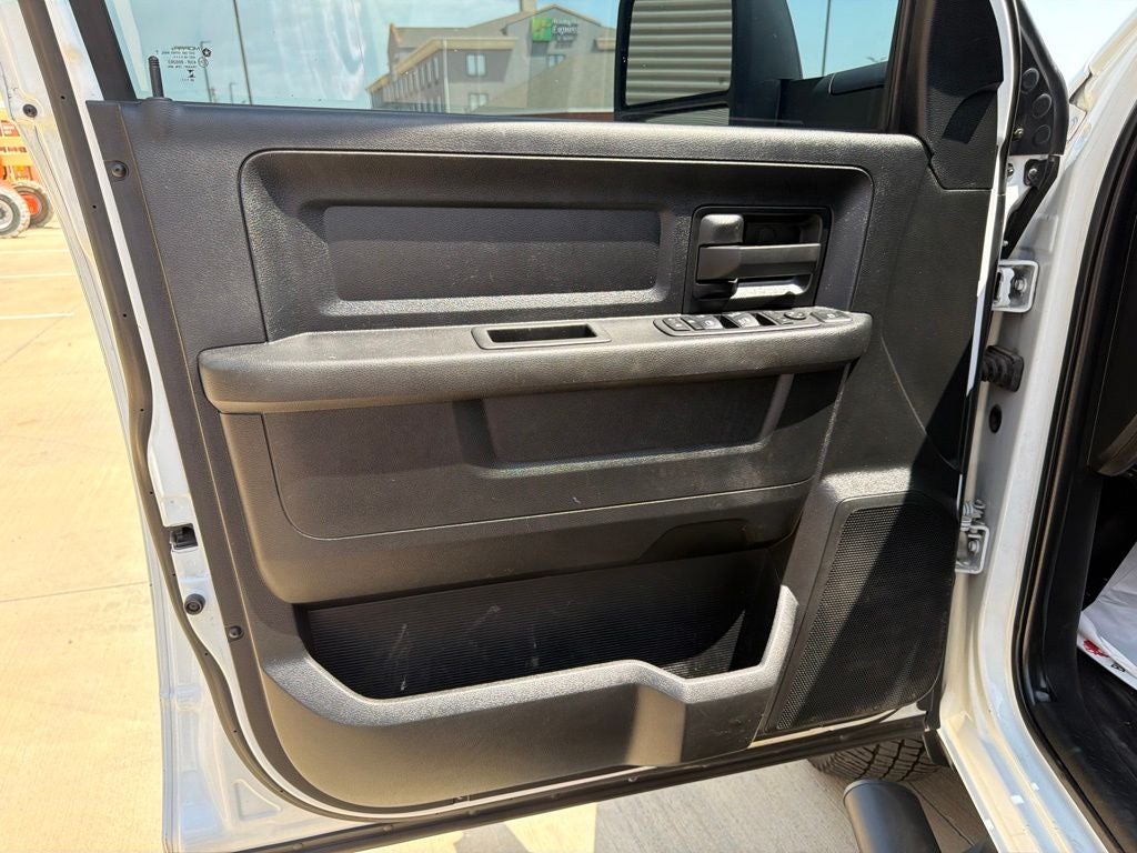2024 RAM 3500 Tradesman 4WD | AISIN Transmission