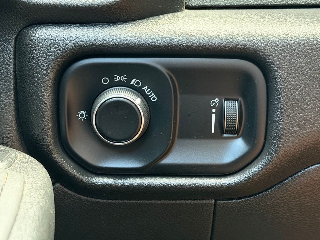 2024 RAM 3500 Tradesman 4WD | Aisin 6 Spd | Flat Bed