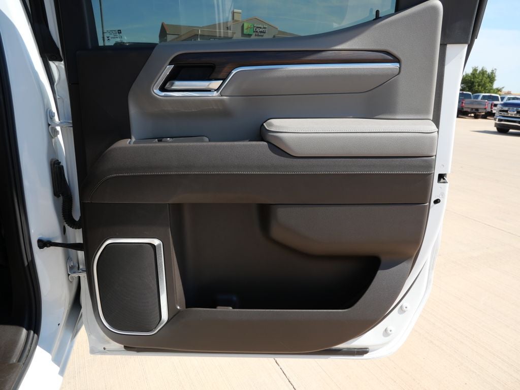 2025 GMC Sierra 1500 SLT 4WD | 5.3L V8