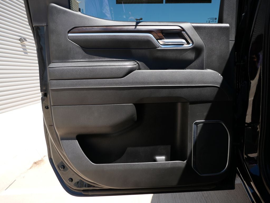 2025 GMC Sierra 1500 SLT 4WD | 5.3L V8