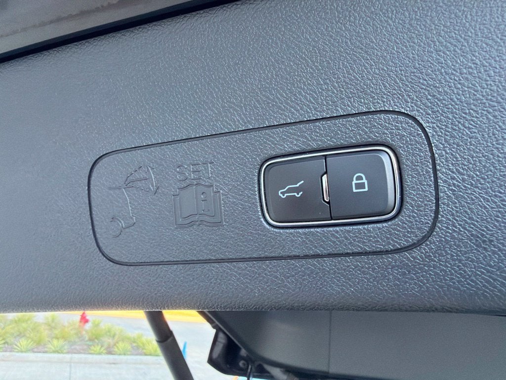 2023 Lincoln Aviator Standard AWD