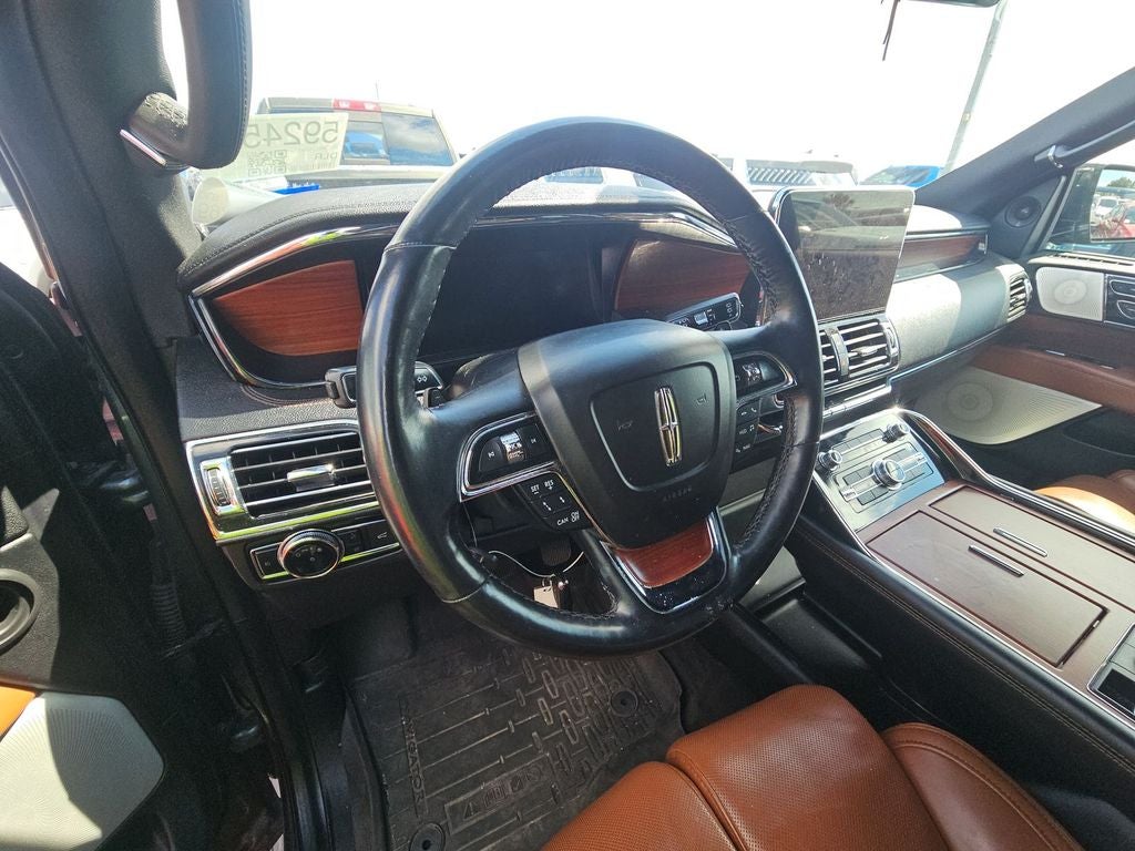 2021 Lincoln Navigator Reserve 4WD | Luxury Pkg