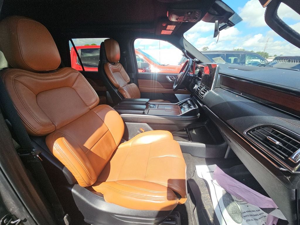 2021 Lincoln Navigator Reserve 4WD | Luxury Pkg