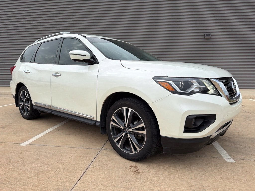 2017 Nissan Pathfinder Platinum 4WD | 7 Passenger