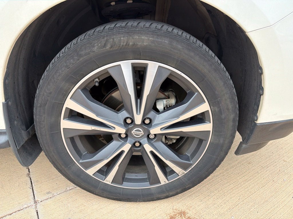 2017 Nissan Pathfinder Platinum 4WD | 7 Passenger