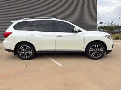 2017 Nissan Pathfinder Platinum 4WD | 7 Passenger