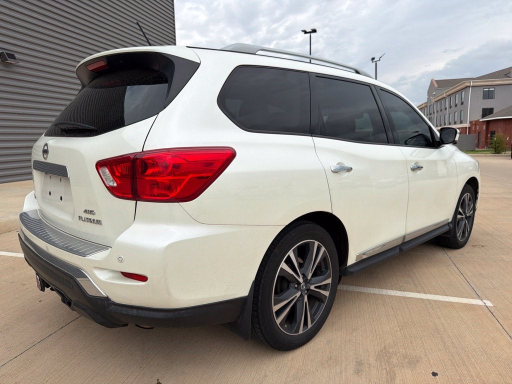 2017 Nissan Pathfinder Platinum 4WD | 7 Passenger