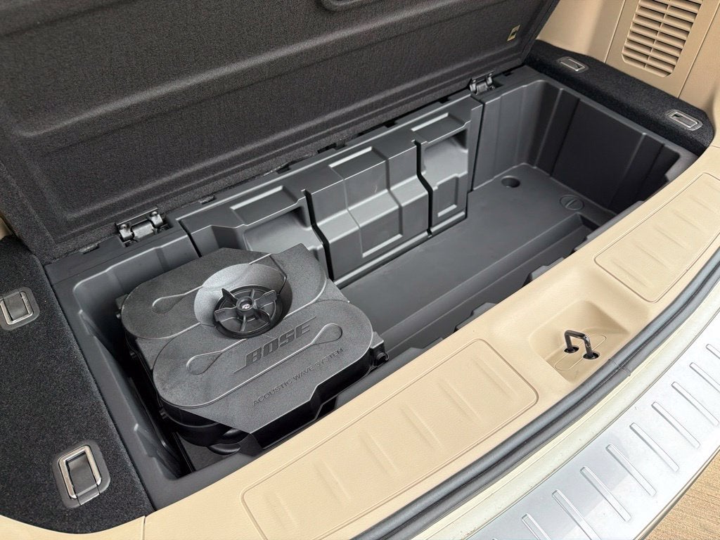 2017 Nissan Pathfinder Platinum 4WD | 7 Passenger