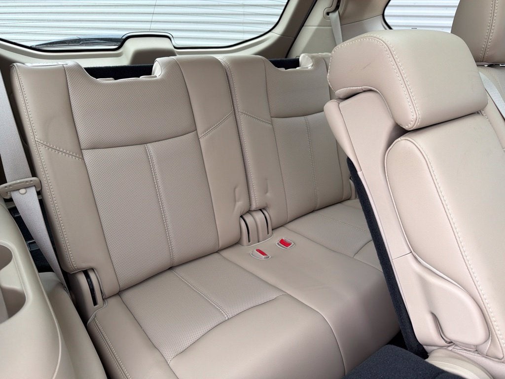 2017 Nissan Pathfinder Platinum 4WD | 7 Passenger