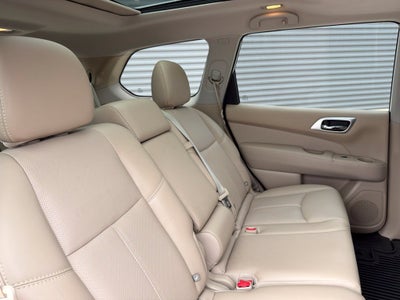 2017 Nissan Pathfinder Platinum 4WD | 7 Passenger