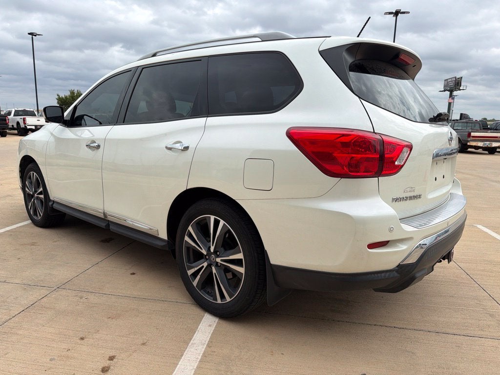 2017 Nissan Pathfinder Platinum 4WD | 7 Passenger