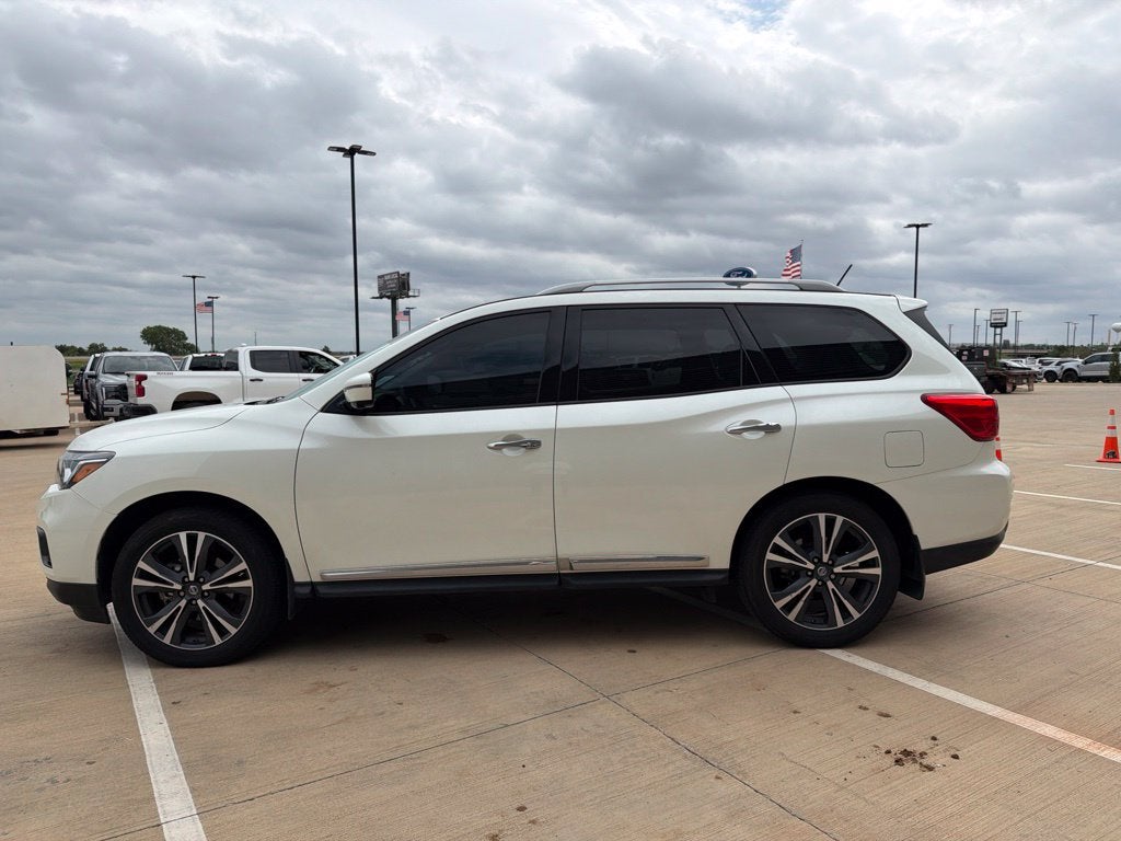 2017 Nissan Pathfinder Platinum 4WD | 7 Passenger
