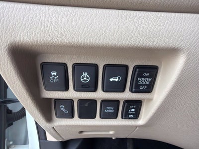 2017 Nissan Pathfinder Platinum 4WD | 7 Passenger