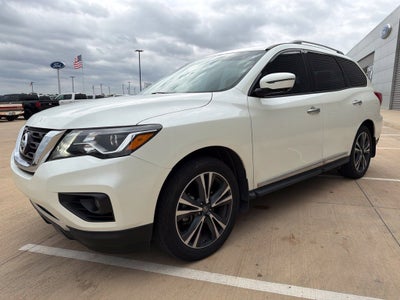 2017 Nissan Pathfinder Platinum 4WD | 7 Passenger