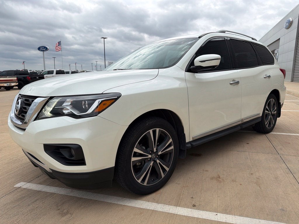 2017 Nissan Pathfinder Platinum 4WD | 7 Passenger