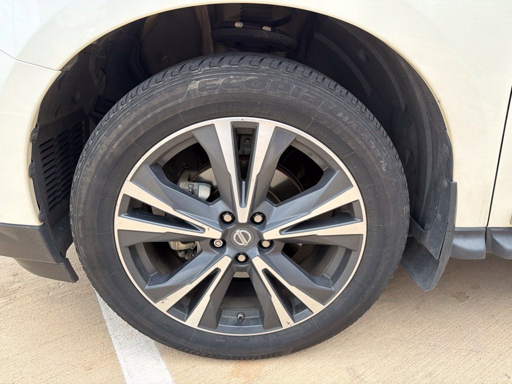 2017 Nissan Pathfinder Platinum 4WD | 7 Passenger