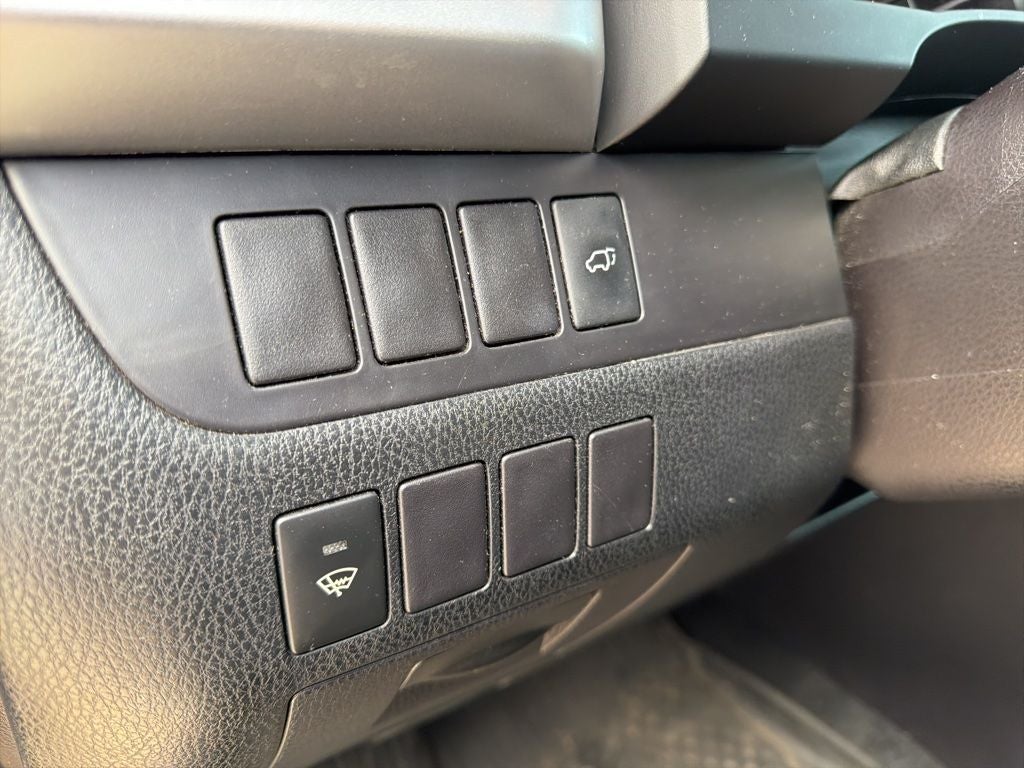 2016 Toyota Highlander XLE V6 AWD | 8 Passenger