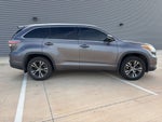2016 Toyota Highlander XLE V6 AWD | 8 Passenger