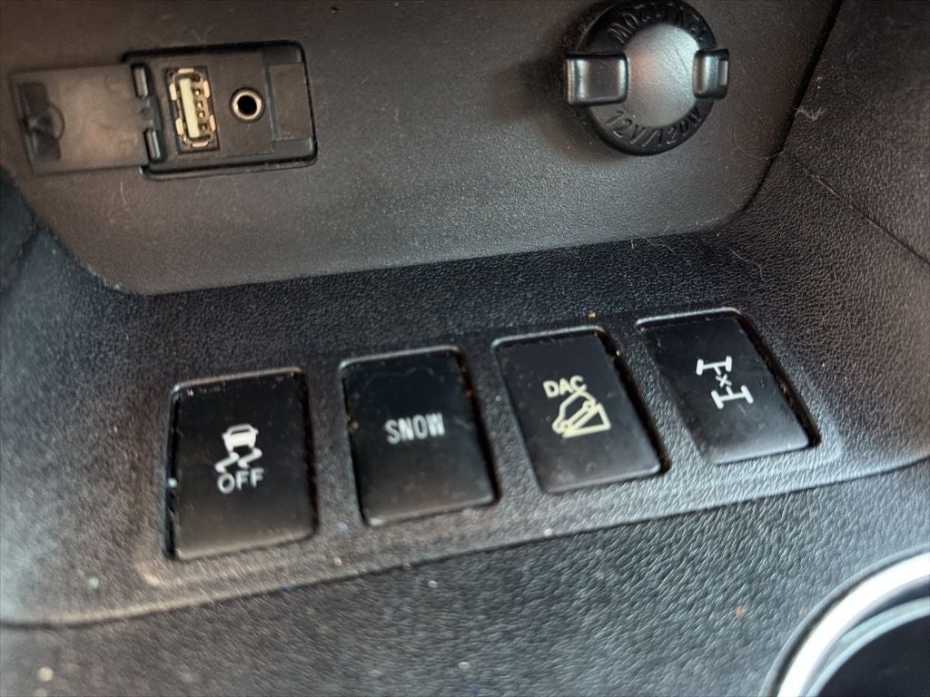 2016 Toyota Highlander XLE V6 AWD | 8 Passenger