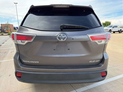 2016 Toyota Highlander XLE V6 AWD | 8 Passenger