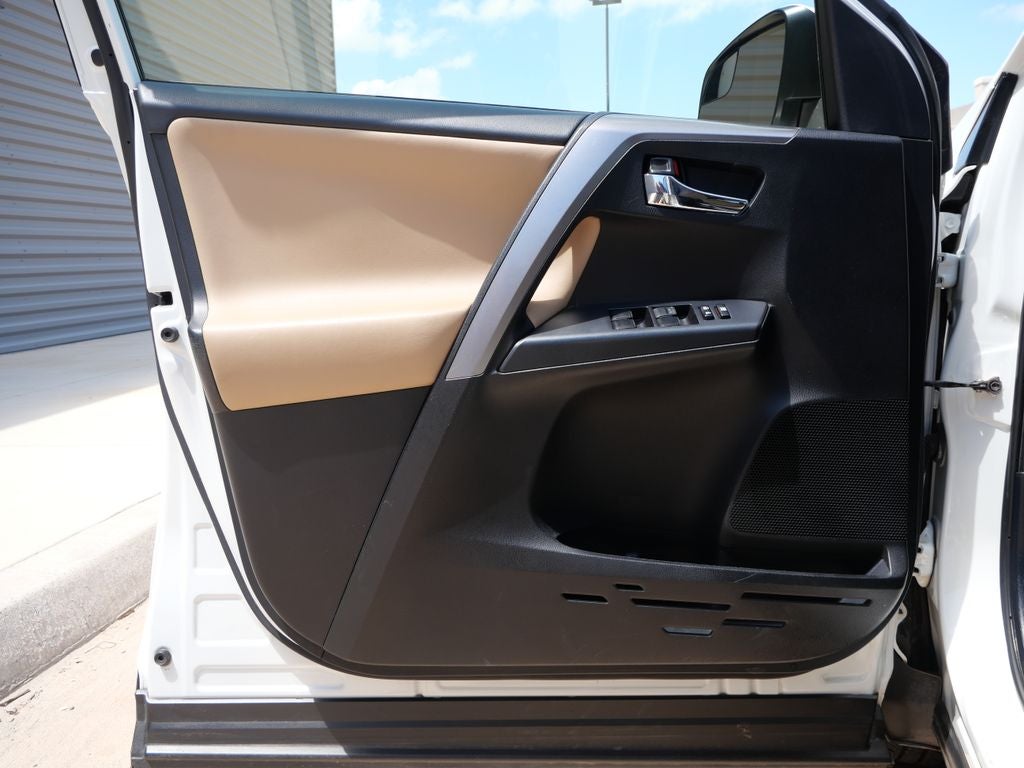 2016 Toyota RAV4 XLE ONE Owner