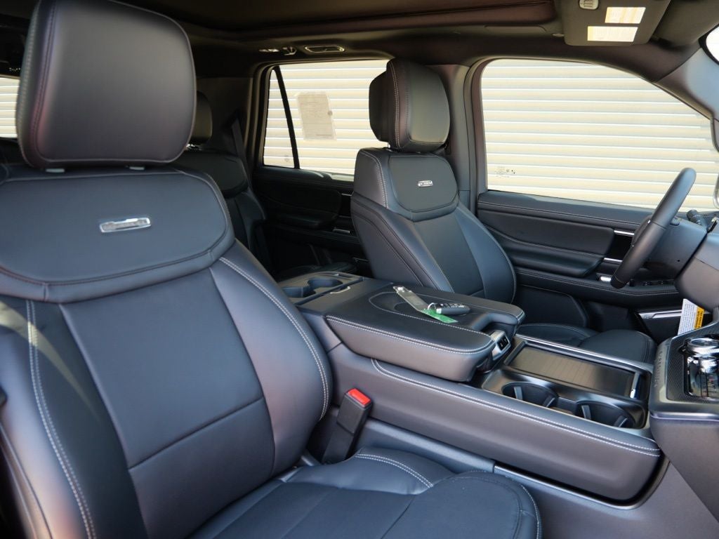 2027 Ford Expedition Platinum Platinum
