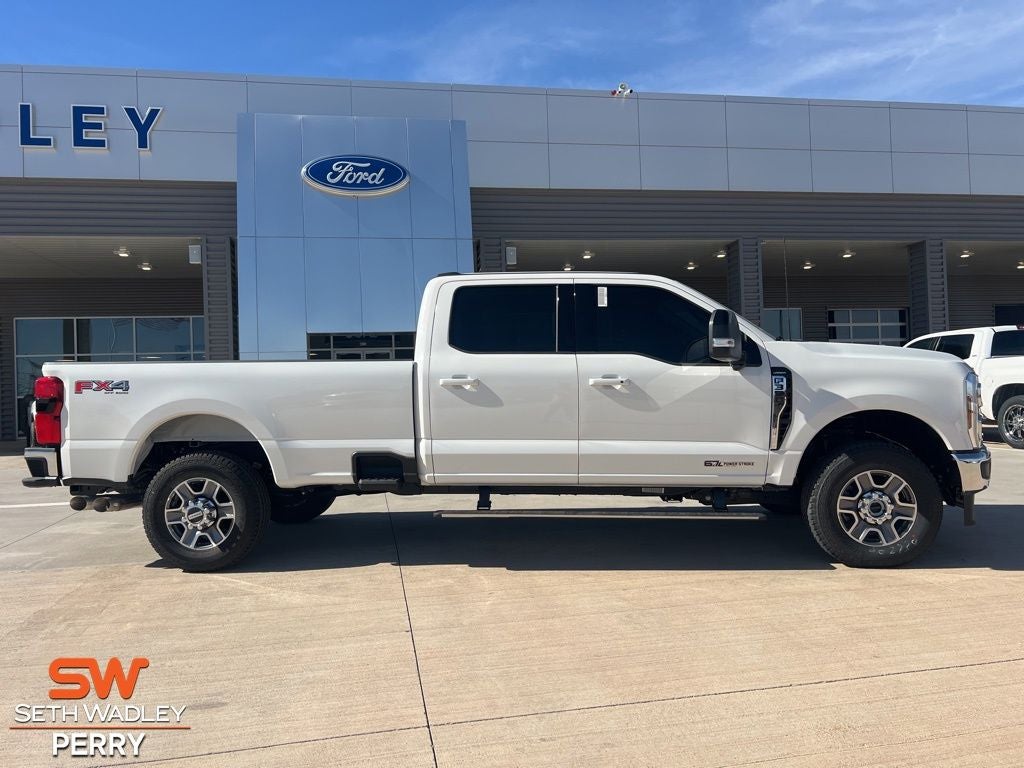 2025 Ford F-350SD Lariat