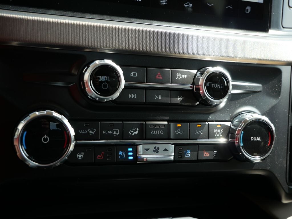 2026 Ford F-350SD Platinum DRW