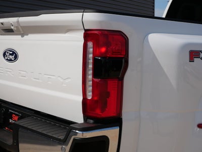 2027 Ford F-350SD Lariat DRW