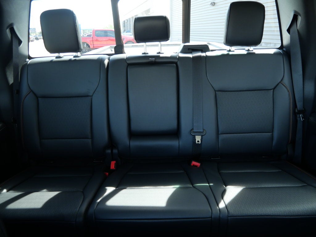 2027 Ford F-350SD Lariat DRW