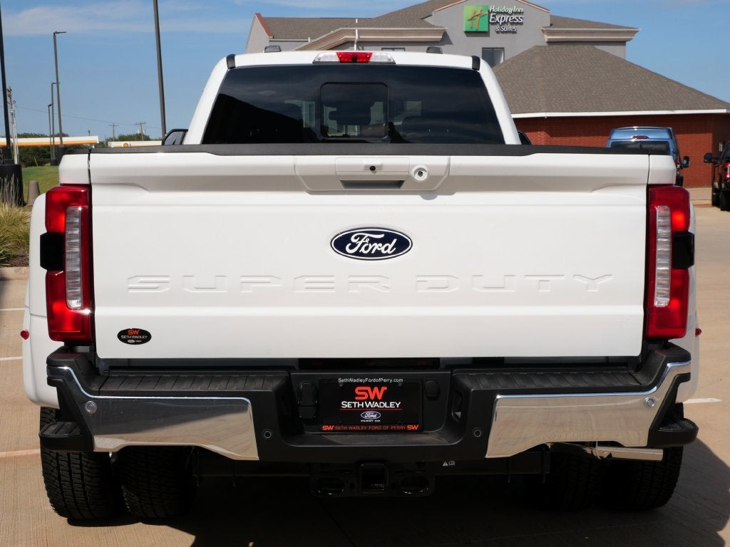 2027 Ford F-350SD Lariat DRW