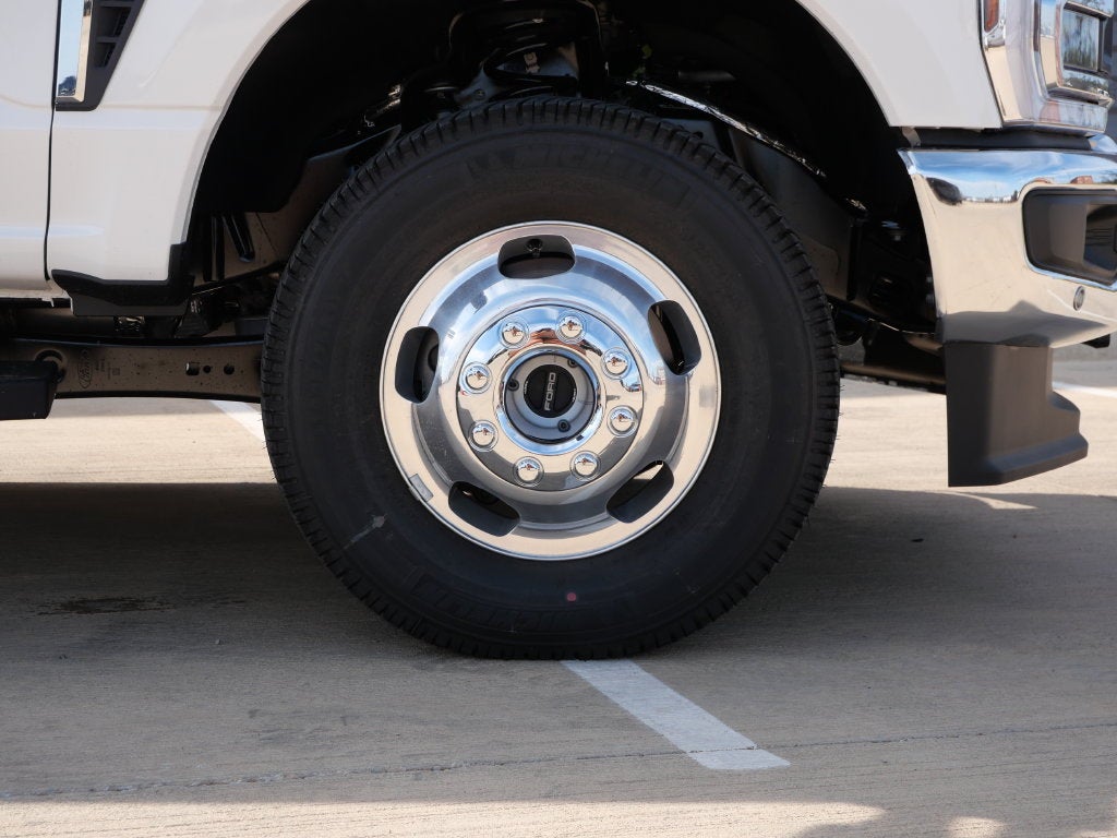 2027 Ford F-350SD Lariat DRW